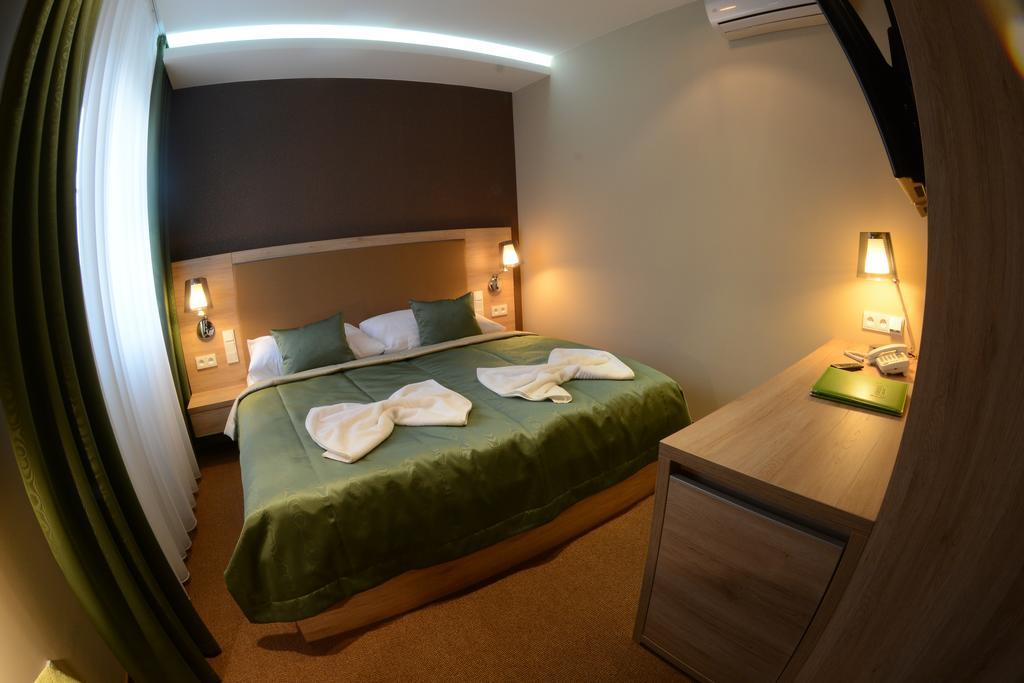 Hotel Stardust Nove Zamky Room photo